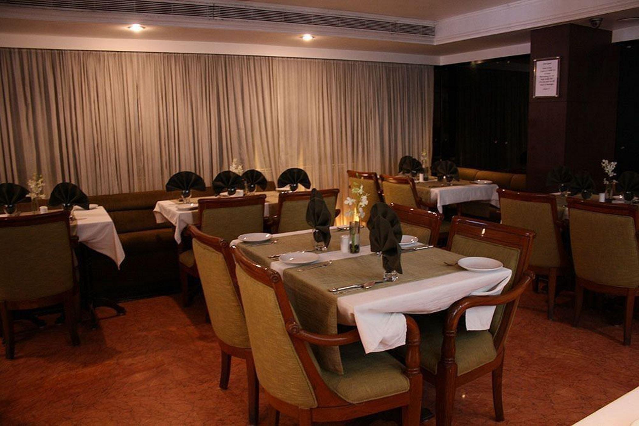 Hotel Bawa International Bombay Restaurant photo