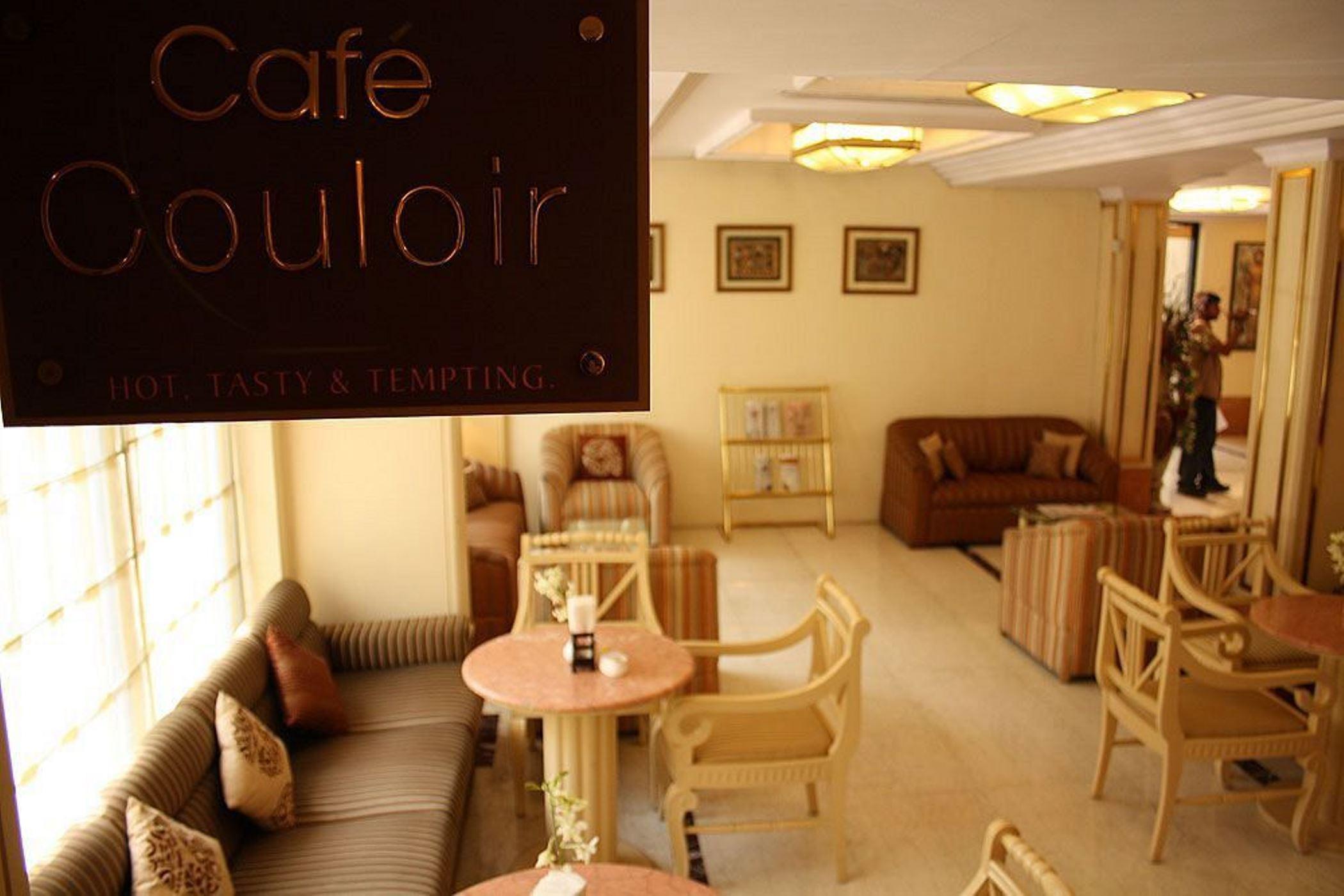 Hotel Bawa International Bombay Restaurant photo