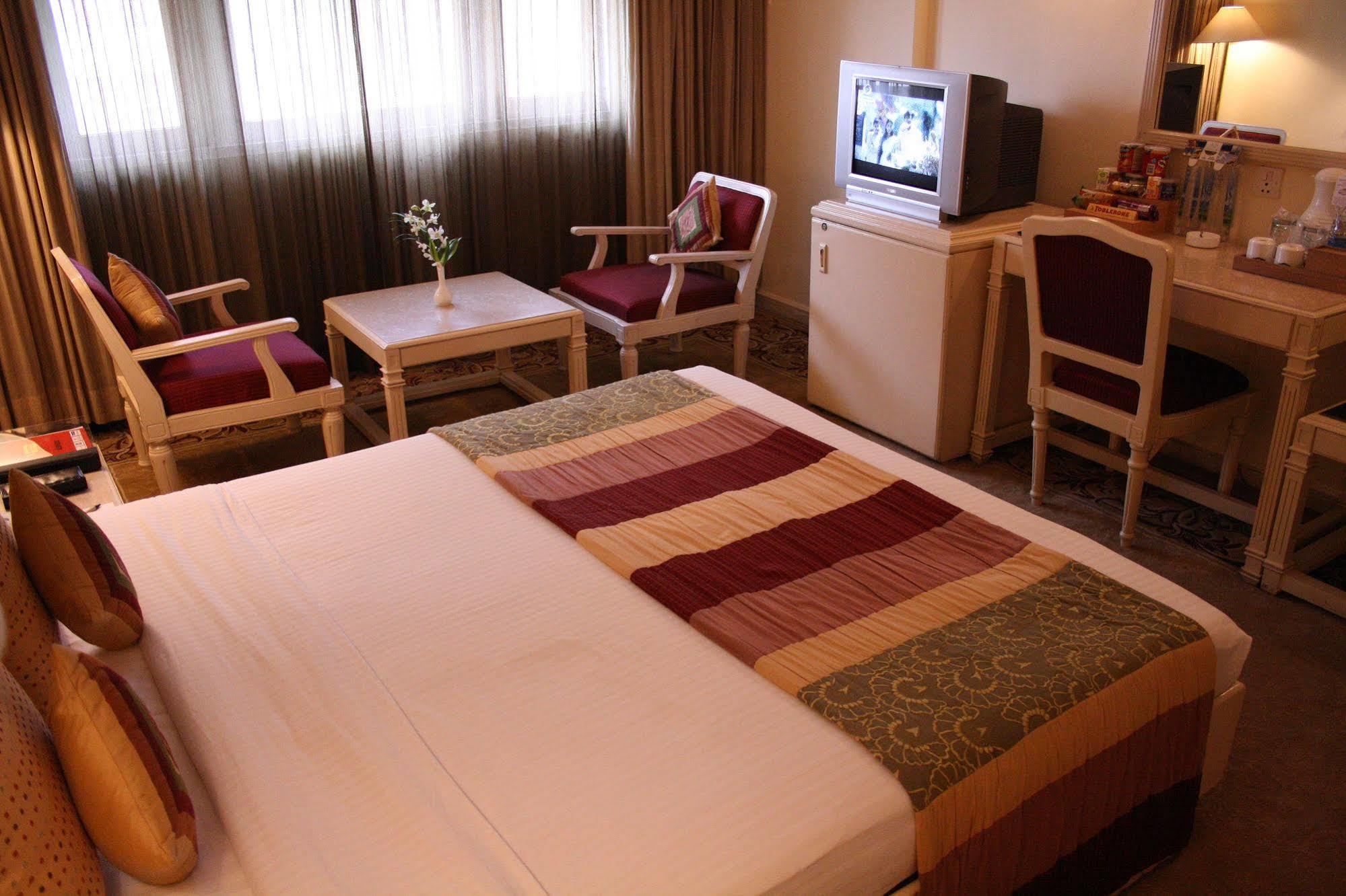 Hotel Bawa International Bombay Extérieur photo